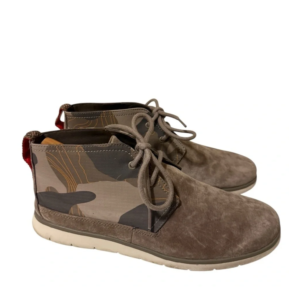 UGG BRINDLE FREAMON CAMO SUEDE CHUKKA ANKLE BOOTS, MEN US